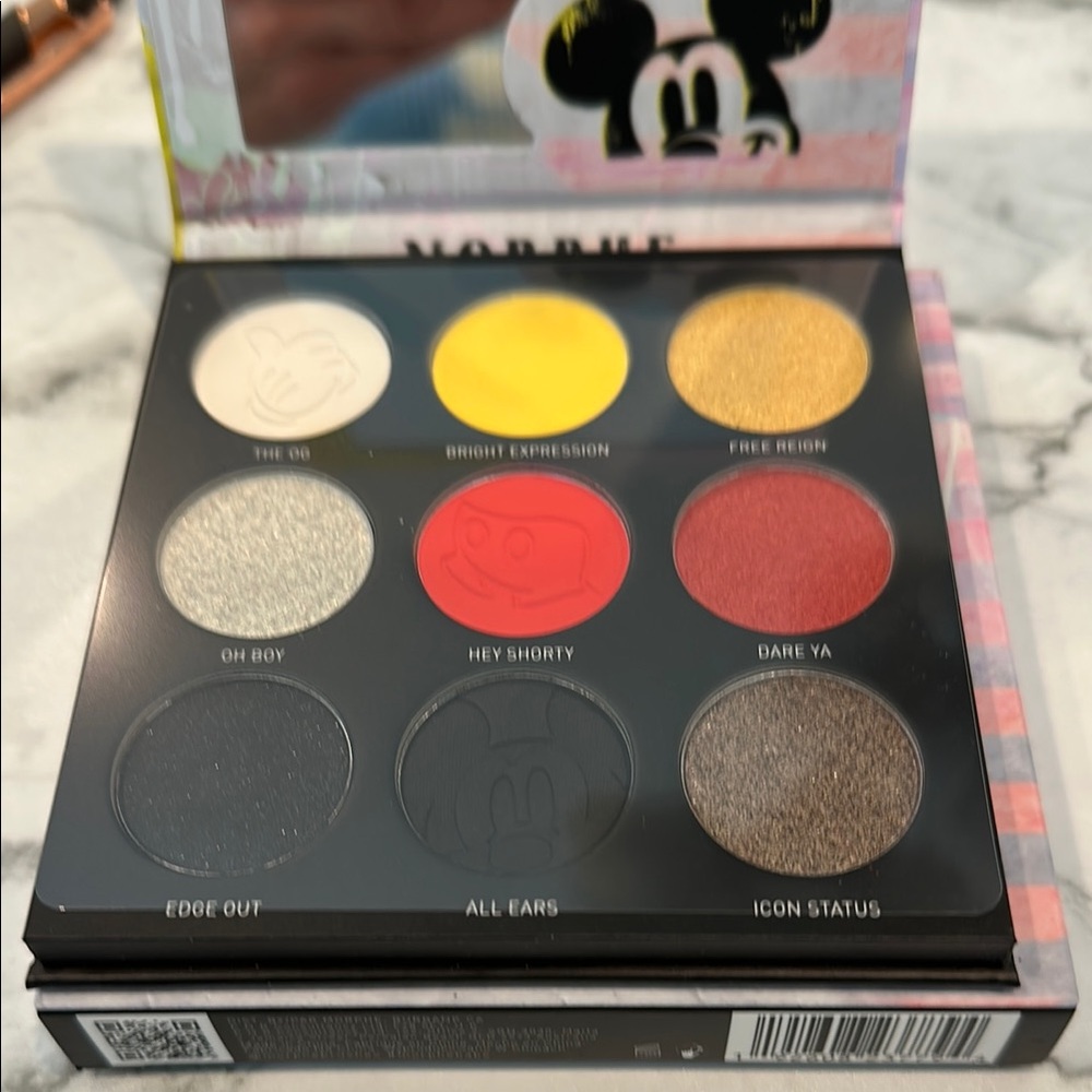 Morphe White and Yellow Eyeshadow Palette Vibrant Colors